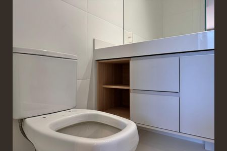 Apartamento à venda com 79m², 2 quartos e 1 vagaSuíte - Banheiro