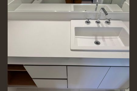 Apartamento à venda com 79m², 2 quartos e 1 vagaSuíte - Banheiro