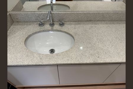 Apartamento à venda com 79m², 2 quartos e 1 vagaBanheiro Social