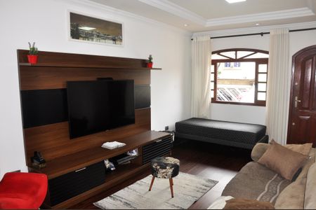 Casa à venda com 132m², 3 quartos e 5 vagasDetalhe - Sala