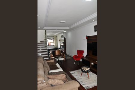 Casa à venda com 132m², 3 quartos e 5 vagasDetalhe - Sala