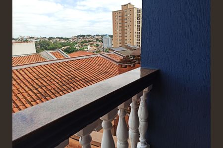 Casa à venda com 132m², 3 quartos e 5 vagasDetalhe - Varanda