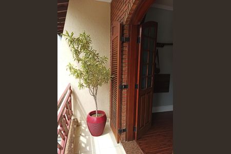 Casa à venda com 132m², 3 quartos e 5 vagasDetalhe - Varanda do Quarto 02