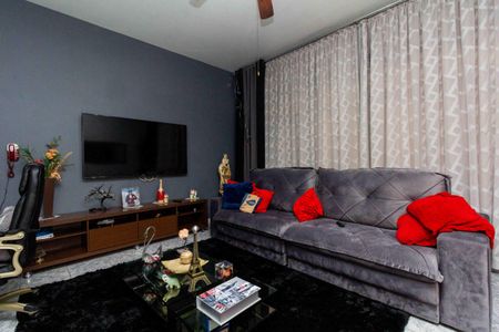 Casa à venda com 120m², 2 quartos e 3 vagas Casa à venda com 120m², 2 quartos e 3 vagasSala