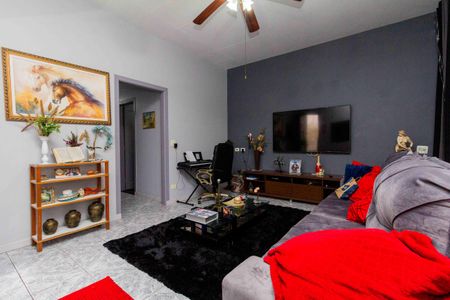 Casa à venda com 120m², 2 quartos e 3 vagas Casa à venda com 120m², 2 quartos e 3 vagasSala