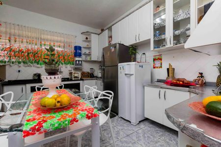 Casa à venda com 120m², 2 quartos e 3 vagas Casa à venda com 120m², 2 quartos e 3 vagasCozinha