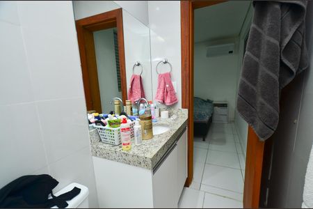 Apartamento à venda com 118m², 2 quartos e 2 vagas Apartamento à venda com 118m², 2 quartos e 2 vagasBanheiro