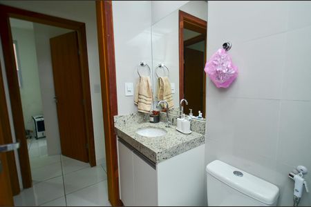 Apartamento à venda com 118m², 2 quartos e 2 vagas Apartamento à venda com 118m², 2 quartos e 2 vagasBanheiro