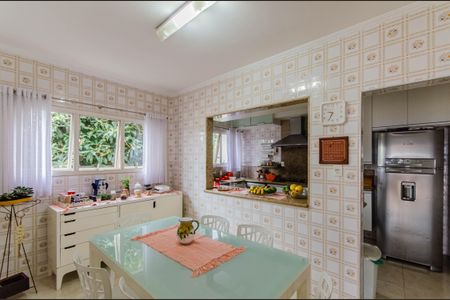 Casa à venda com 300m², 4 quartos e 3 vagasCozinha