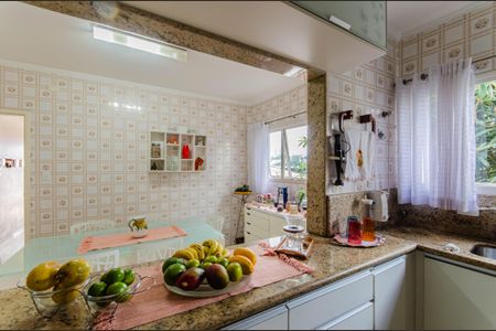 Casa à venda com 300m², 4 quartos e 3 vagasCozinha