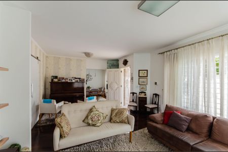 Casa à venda com 300m², 4 quartos e 3 vagasSala