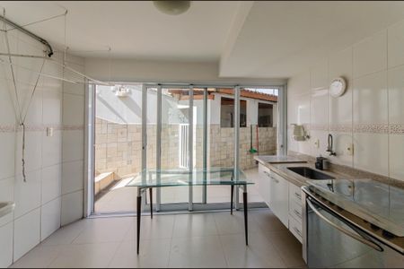 Casa à venda com 300m², 4 quartos e 3 vagasÁrea de Serviço