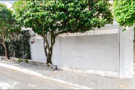 Casa à venda com 300m², 4 quartos e 3 vagasFachada