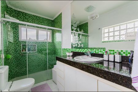 Casa à venda com 300m², 4 quartos e 3 vagasBanheiro da Suíte