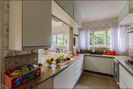 Casa à venda com 300m², 4 quartos e 3 vagasCozinha