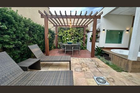 Casa à venda com 382m², 4 quartos e 5 vagasÁrea externa