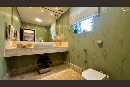 Casa à venda com 382m², 4 quartos e 5 vagasLavabo