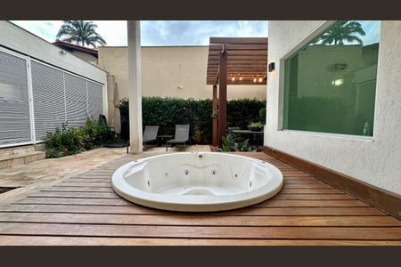 Casa à venda com 382m², 4 quartos e 5 vagasÁrea externa