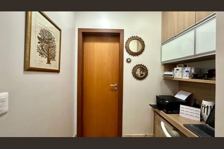 Casa à venda com 382m², 4 quartos e 5 vagasEscritório