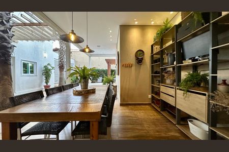 Casa à venda com 382m², 4 quartos e 5 vagasÁrea externa