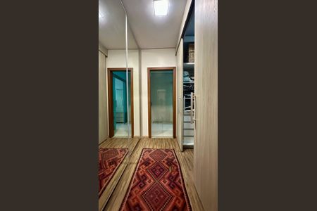 Casa à venda com 382m², 4 quartos e 5 vagasCloset