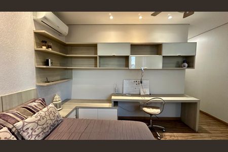 Casa à venda com 382m², 4 quartos e 5 vagasQuarto