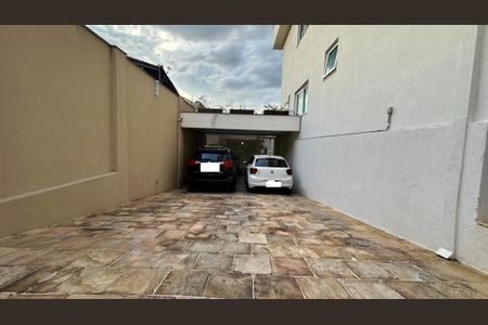 Casa à venda com 382m², 4 quartos e 5 vagasVagas de garagem