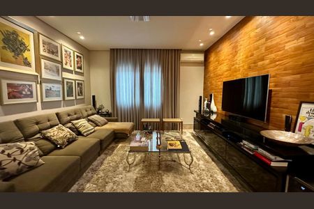 Casa à venda com 382m², 4 quartos e 5 vagasSala