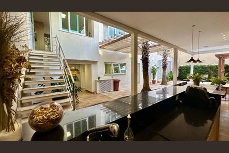 Casa à venda com 382m², 4 quartos e 5 vagasÁrea externa