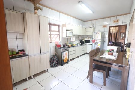 Casa para alugar com 180m², 3 quartos e 2 vagasCozinha