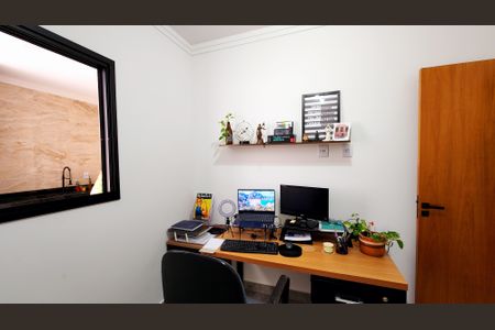 Casa à venda com 99m², 3 quartos e 2 vagasQuarto 3