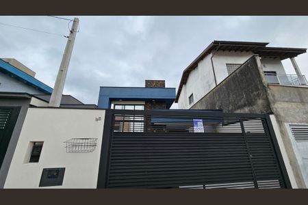 Casa à venda com 99m², 3 quartos e 2 vagasFachada
