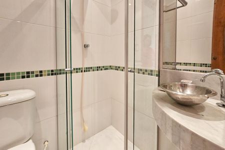 Casa para alugar com 300m², 3 quartos e 5 vagasLavabo