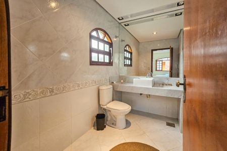 Casa para alugar com 300m², 3 quartos e 5 vagasBanheiro da suíte 2