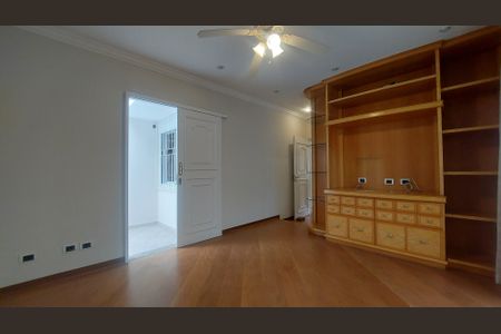 Casa à venda com 517m², 5 quartos e 8 vagas Casa à venda com 517m², 5 quartos e 8 vagasQuarto