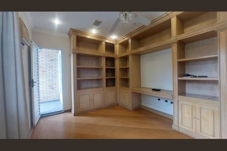 Casa à venda com 517m², 5 quartos e 8 vagas Casa à venda com 517m², 5 quartos e 8 vagasEscritório