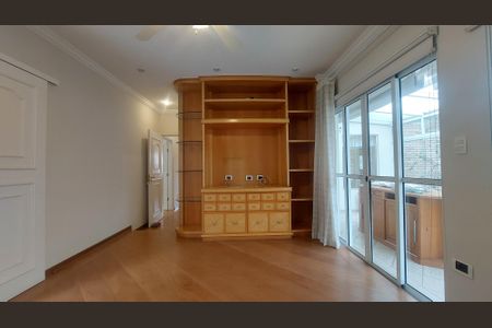 Casa à venda com 517m², 5 quartos e 8 vagas Casa à venda com 517m², 5 quartos e 8 vagasQuarto