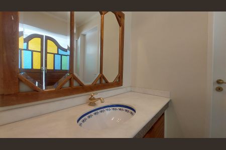 Casa à venda com 517m², 5 quartos e 8 vagas Casa à venda com 517m², 5 quartos e 8 vagasBanheiro - Piscina