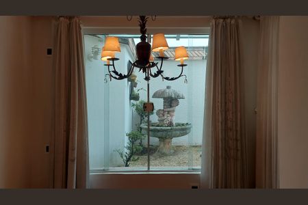 Casa à venda com 517m², 5 quartos e 8 vagas Casa à venda com 517m², 5 quartos e 8 vagasDetalhe da Sala - Jardim de Inverno