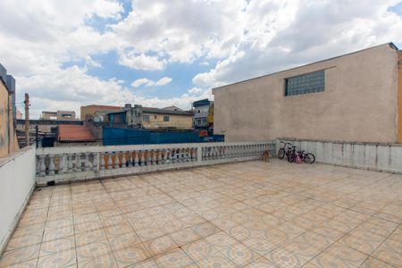 Casa à venda com 185m², 4 quartos e 4 vagas Casa à venda com 185m², 4 quartos e 4 vagasÁrea externa