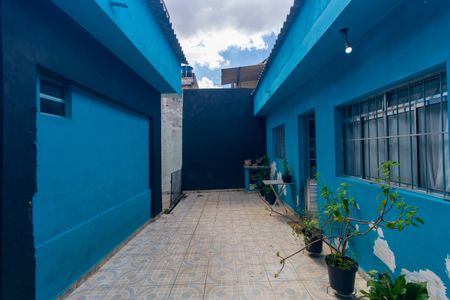 Casa à venda com 185m², 4 quartos e 4 vagas Casa à venda com 185m², 4 quartos e 4 vagasQuintal