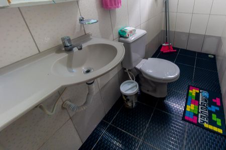 Casa à venda com 185m², 4 quartos e 4 vagas Casa à venda com 185m², 4 quartos e 4 vagasEdícula - Banheiro