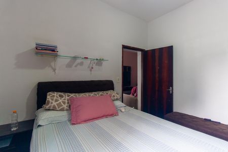 Casa à venda com 185m², 4 quartos e 4 vagas Casa à venda com 185m², 4 quartos e 4 vagasQuarto 1