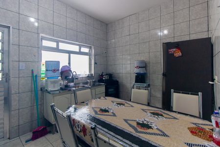 Casa à venda com 185m², 4 quartos e 4 vagas Casa à venda com 185m², 4 quartos e 4 vagasCozinha