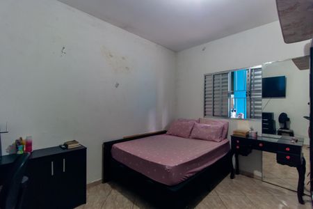 Casa à venda com 185m², 4 quartos e 4 vagas Casa à venda com 185m², 4 quartos e 4 vagasEdícula - Quarto