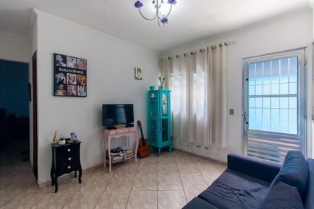 Casa à venda com 185m², 4 quartos e 4 vagas Casa à venda com 185m², 4 quartos e 4 vagasEdícula - Sala