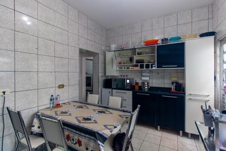 Casa à venda com 185m², 4 quartos e 4 vagas Casa à venda com 185m², 4 quartos e 4 vagasCozinha