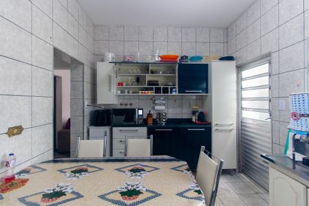 Casa à venda com 185m², 4 quartos e 4 vagas Casa à venda com 185m², 4 quartos e 4 vagasCozinha