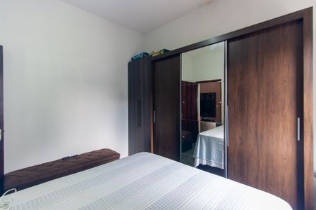 Casa à venda com 185m², 4 quartos e 4 vagas Casa à venda com 185m², 4 quartos e 4 vagasQuarto 1