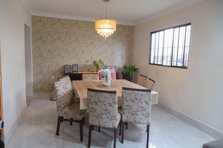 Casa à venda com 380m², 4 quartos e 4 vagasSala de Jantar